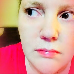 Meet your Posher, Chloe